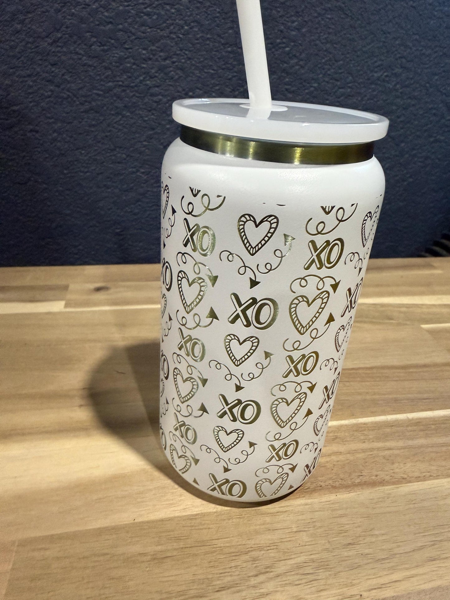 16 oz Iridescent Soda can style Tumbler w/Lid and Straw, Valentines XOXO Hearts Fashion, Gift For Her, Birthday Gift, Anniversary Present